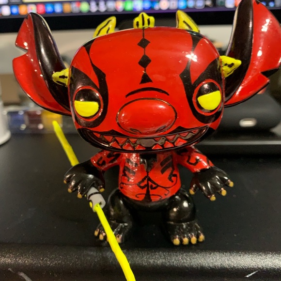 Glow in the dark Darth Stitch Custom funko pop! - Picture 1 of 5